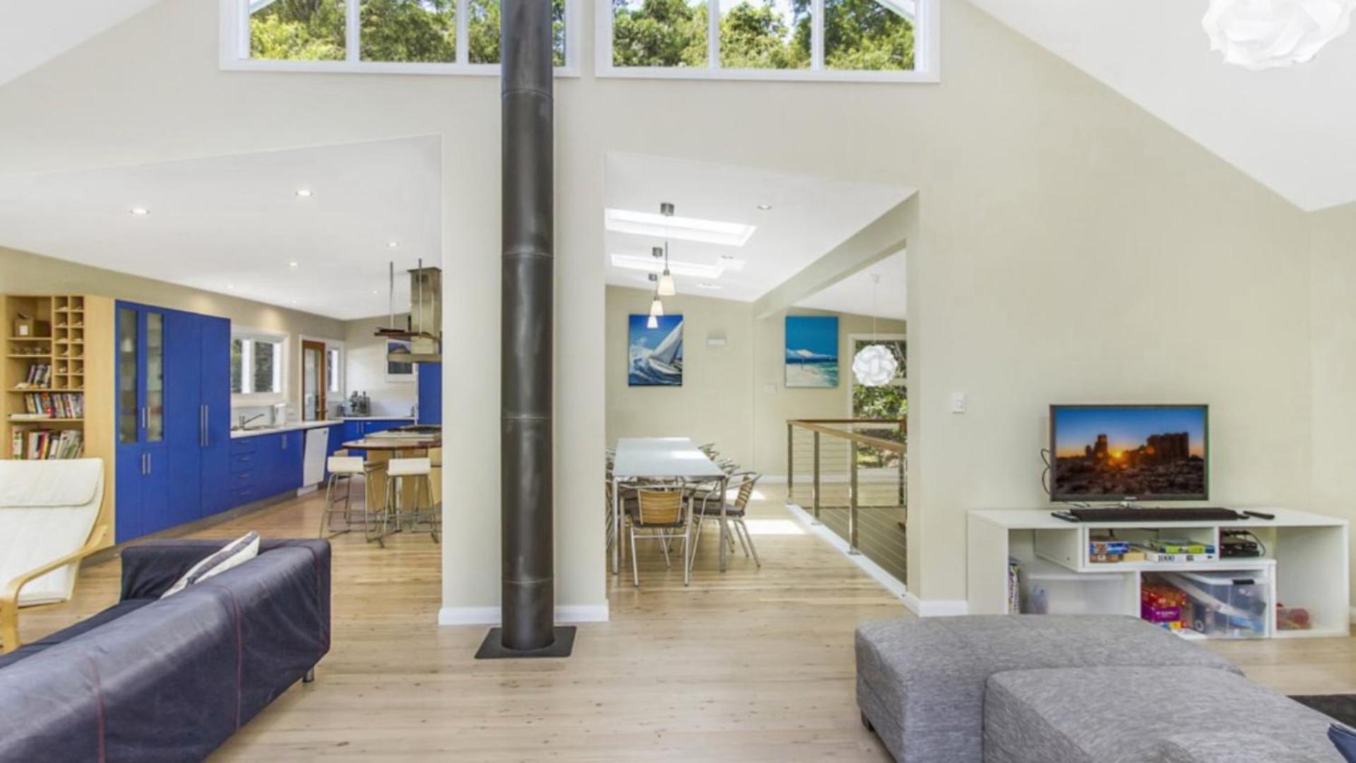 Luxury Escape On Crystal