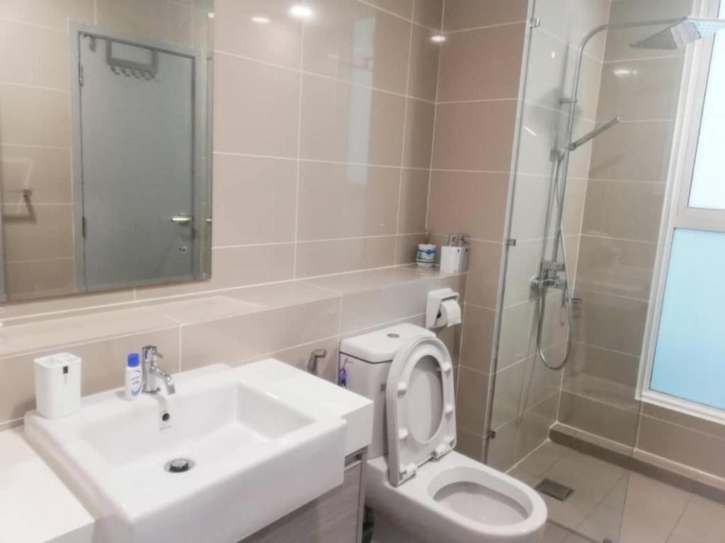 Blue Sky Apartment at Sutera Avenue 5-6 PAX photo 8