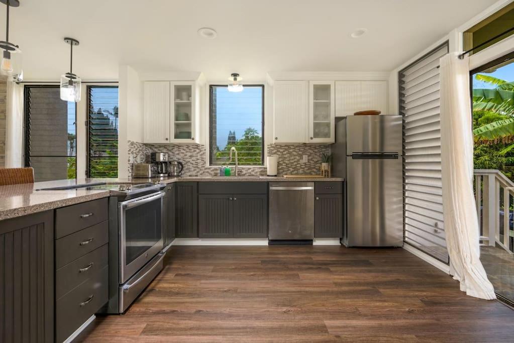 Breezy + Spacious 3/2 House with Bali Hai View view 2
