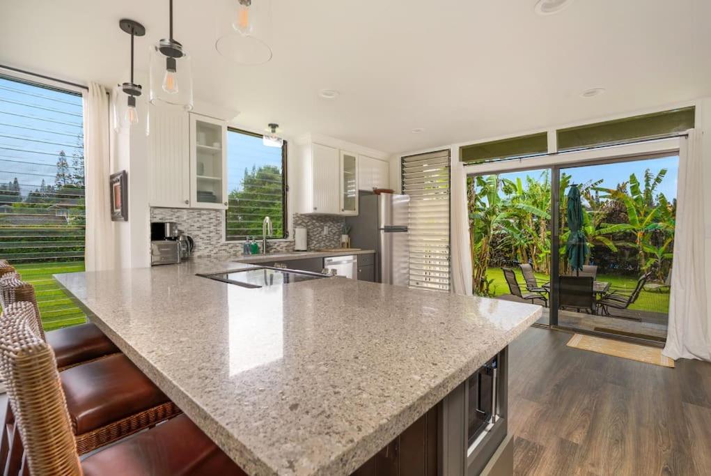 Breezy + Spacious 3/2 House with Bali Hai View view 3