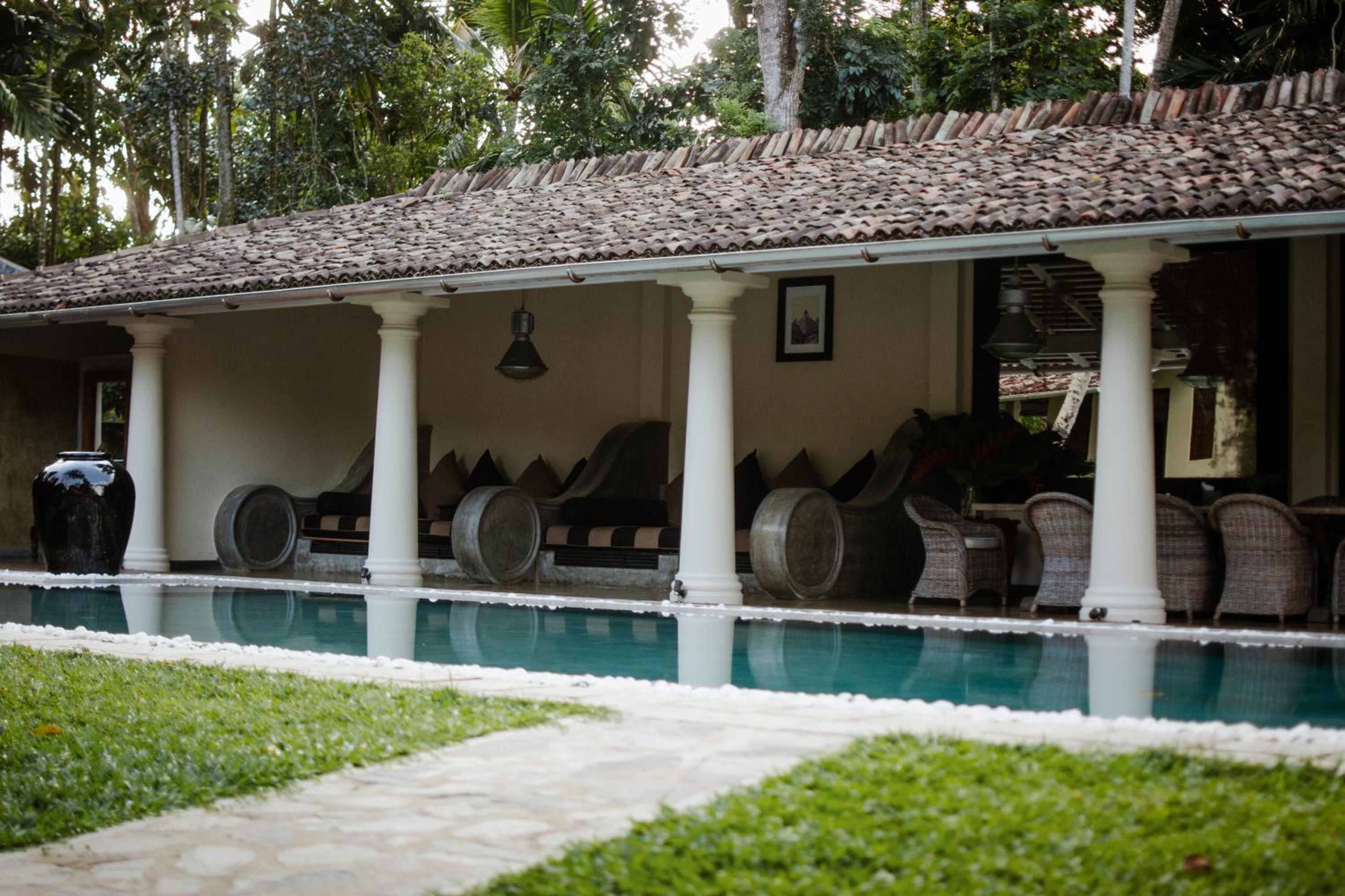 Heenatigala Walawwa - Free Shuttle to Our Private Beach