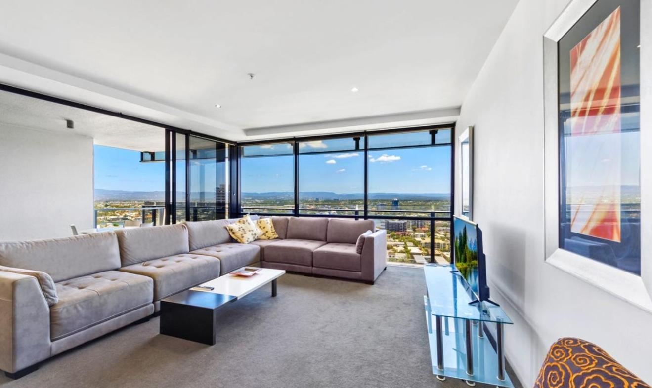 Circle on Cavill - Hosted by Coastal Letting Co.