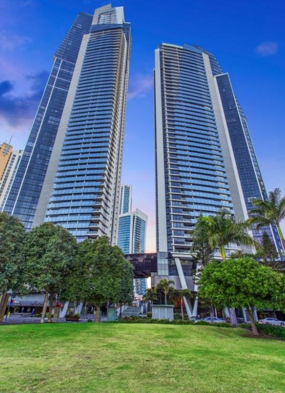 Circle on Cavill - Hosted by Coastal Letting Co.