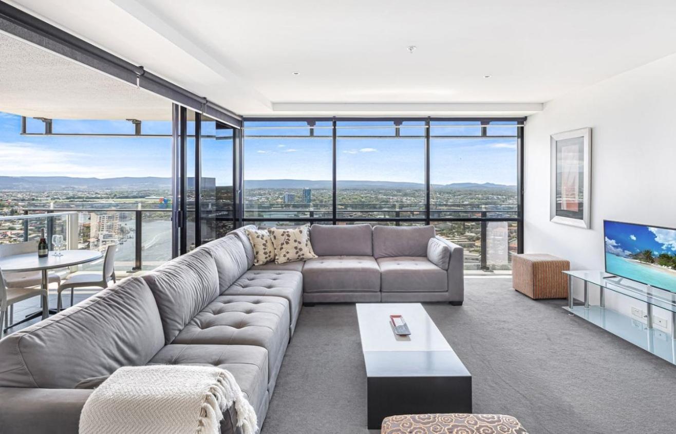Circle on Cavill - Hosted by Coastal Letting Co.