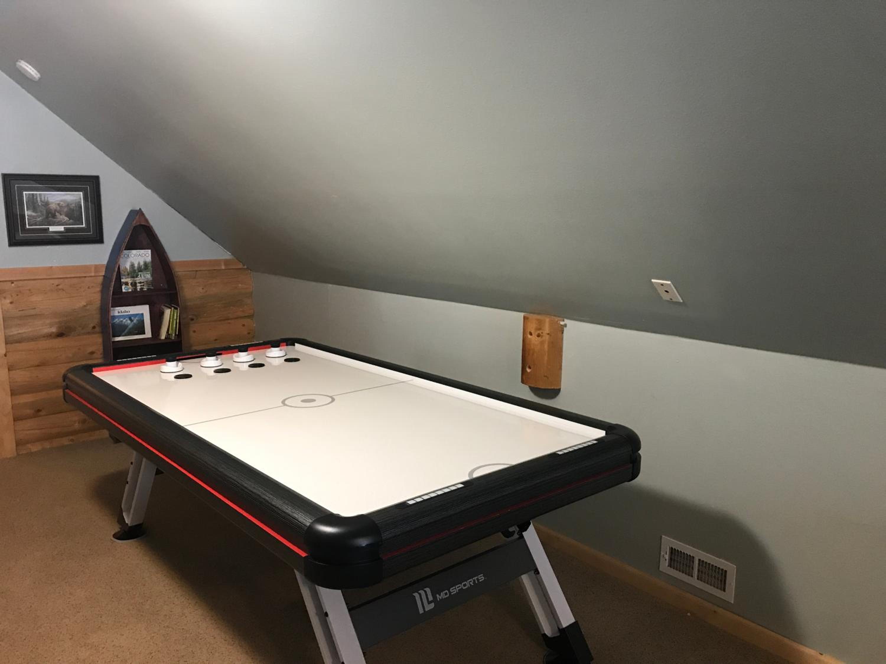 Lodgepole Lookout by KABINO Hot Tub Garage Foosball Fire Pit Theater Room U-Shaped Driveway