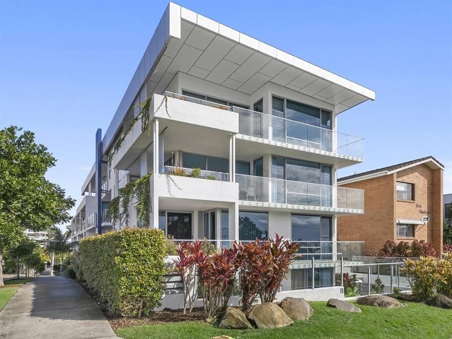 Elysee Beachside Apartments Alexandra Headland
