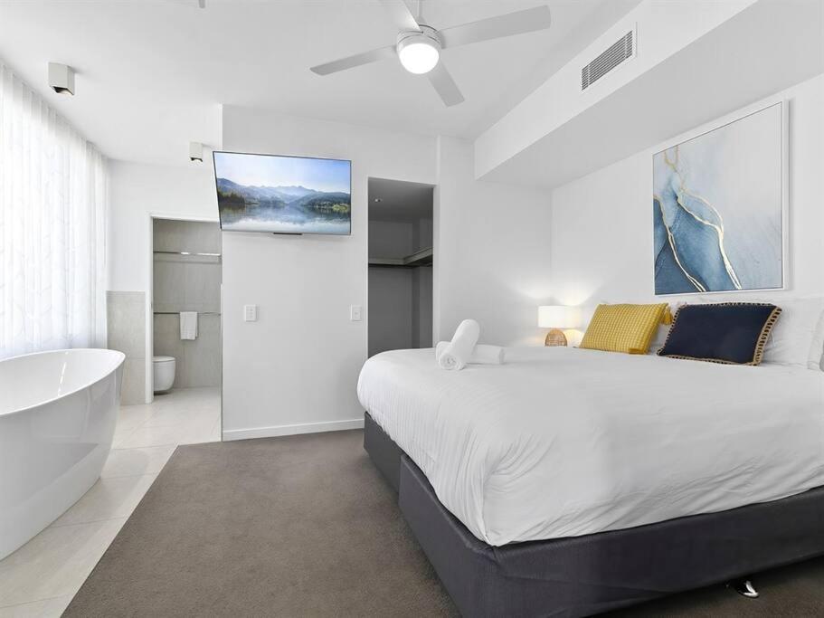 Elysee Beachside Apartments Alexandra Headland
