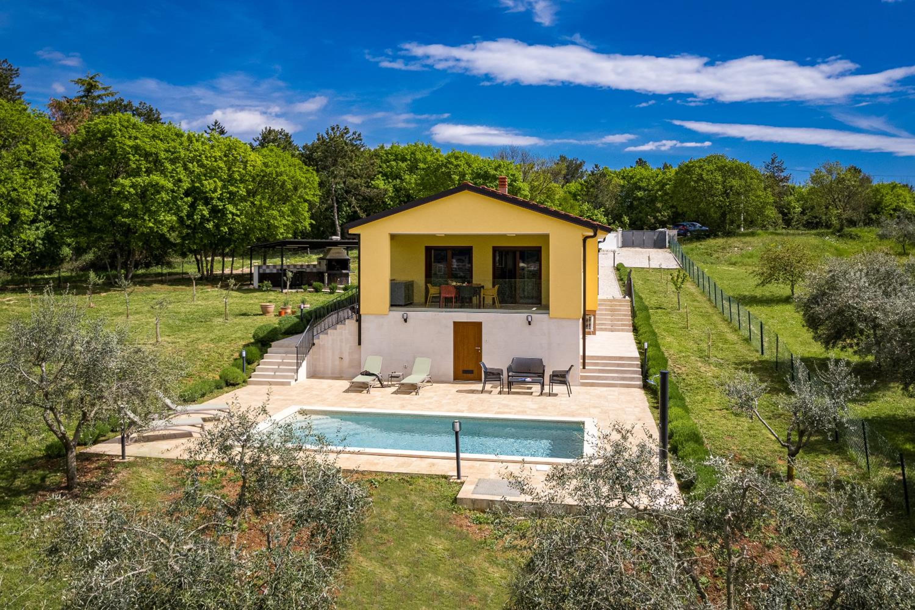 Family Villa Tai with Private Pool near Pula view 2