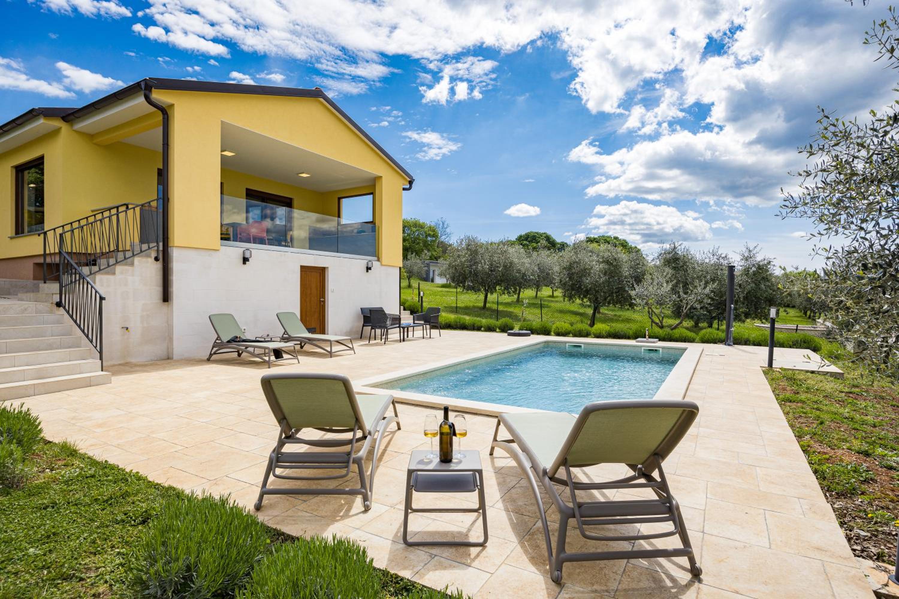 Family Villa Tai with Private Pool near Pula view 4