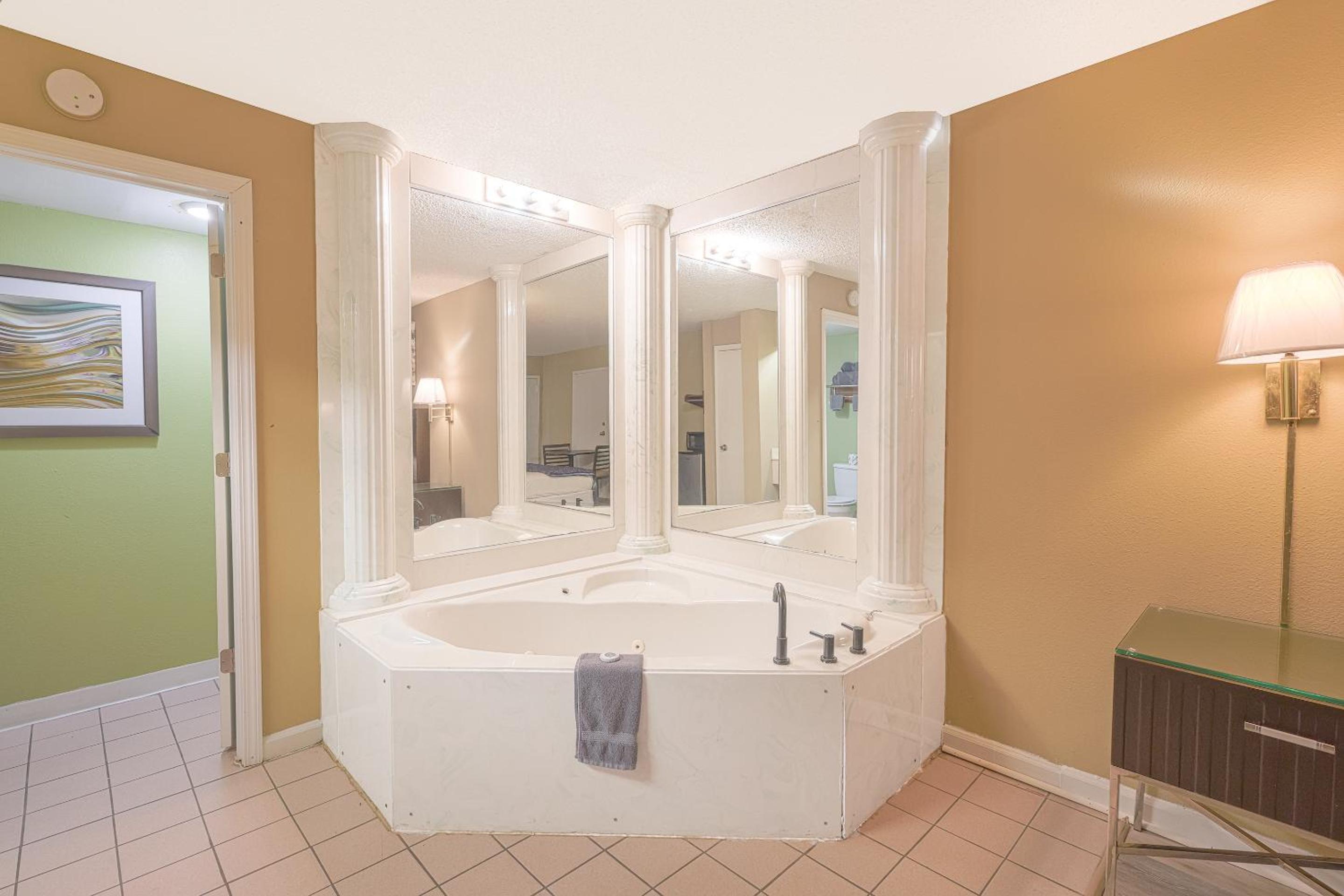OYO Hotel Brownsville TN I-40 - Property Image 3