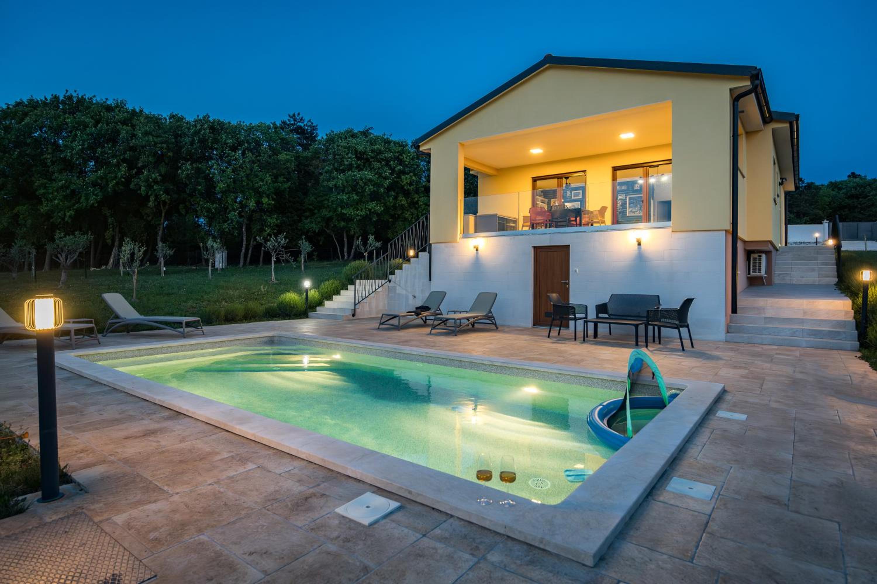 Family Villa Tai with Private Pool near Pula view 5