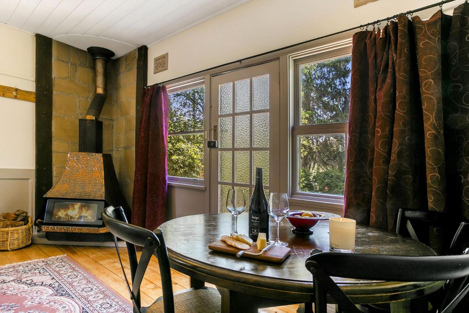 Carinya Cottage view 3