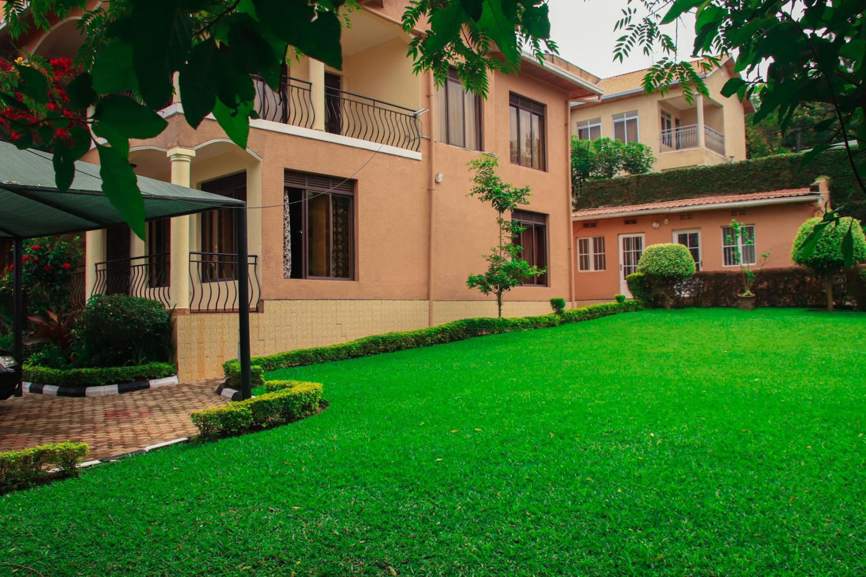MAISON DE OMASHI GUEST ROOM AND Suites view 4