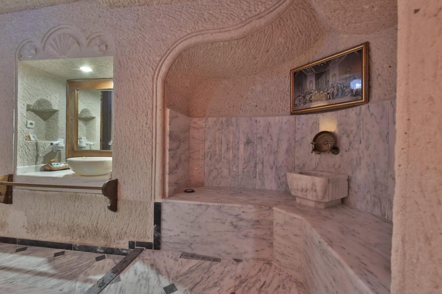 Local Cave House Hotel - Image 69