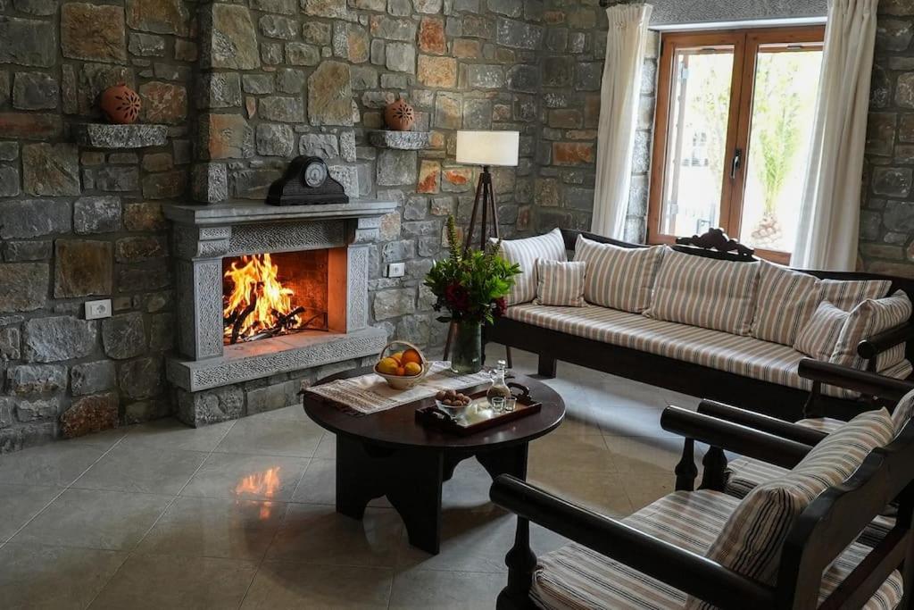 Mountain House Perampela
