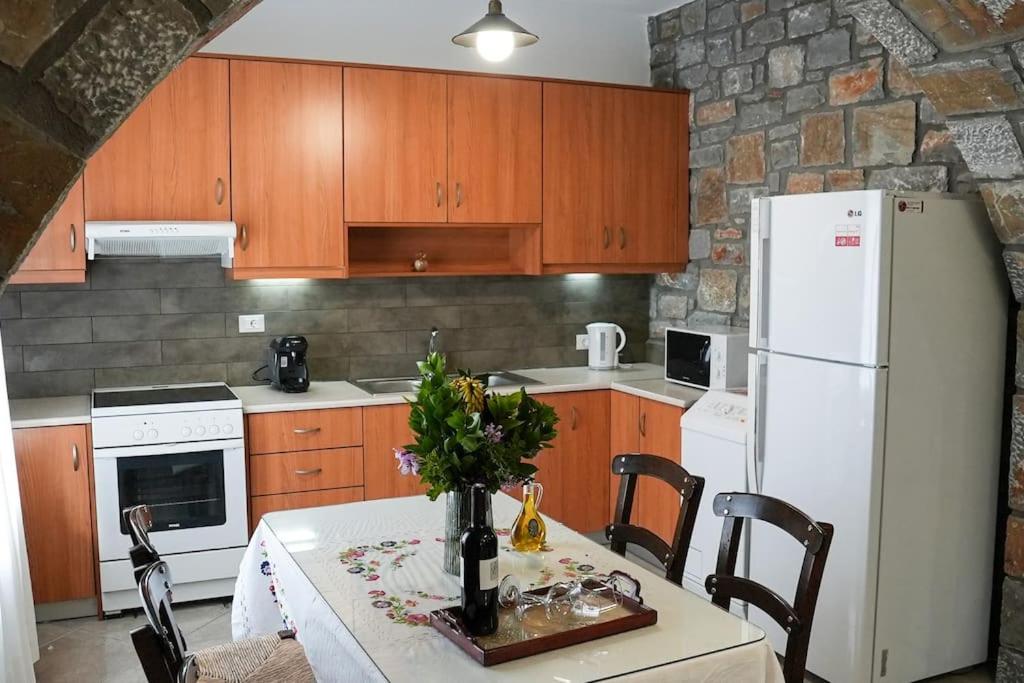 Mountain House Perampela
