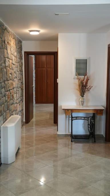 Mountain House Perampela