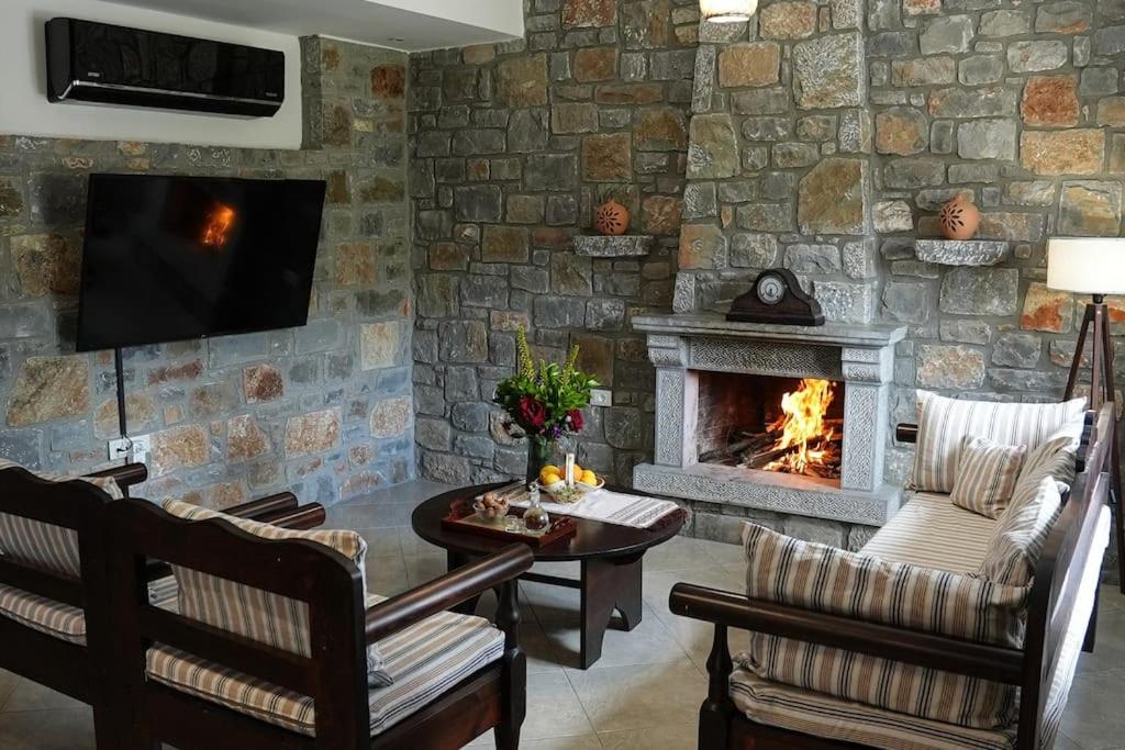 Mountain House Perampela