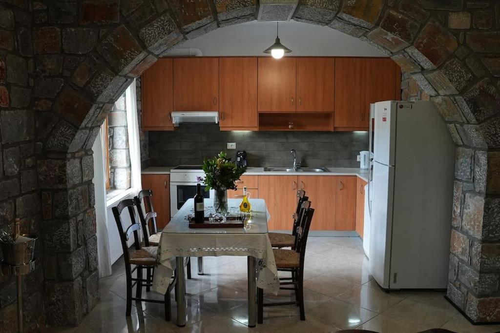 Mountain House Perampela