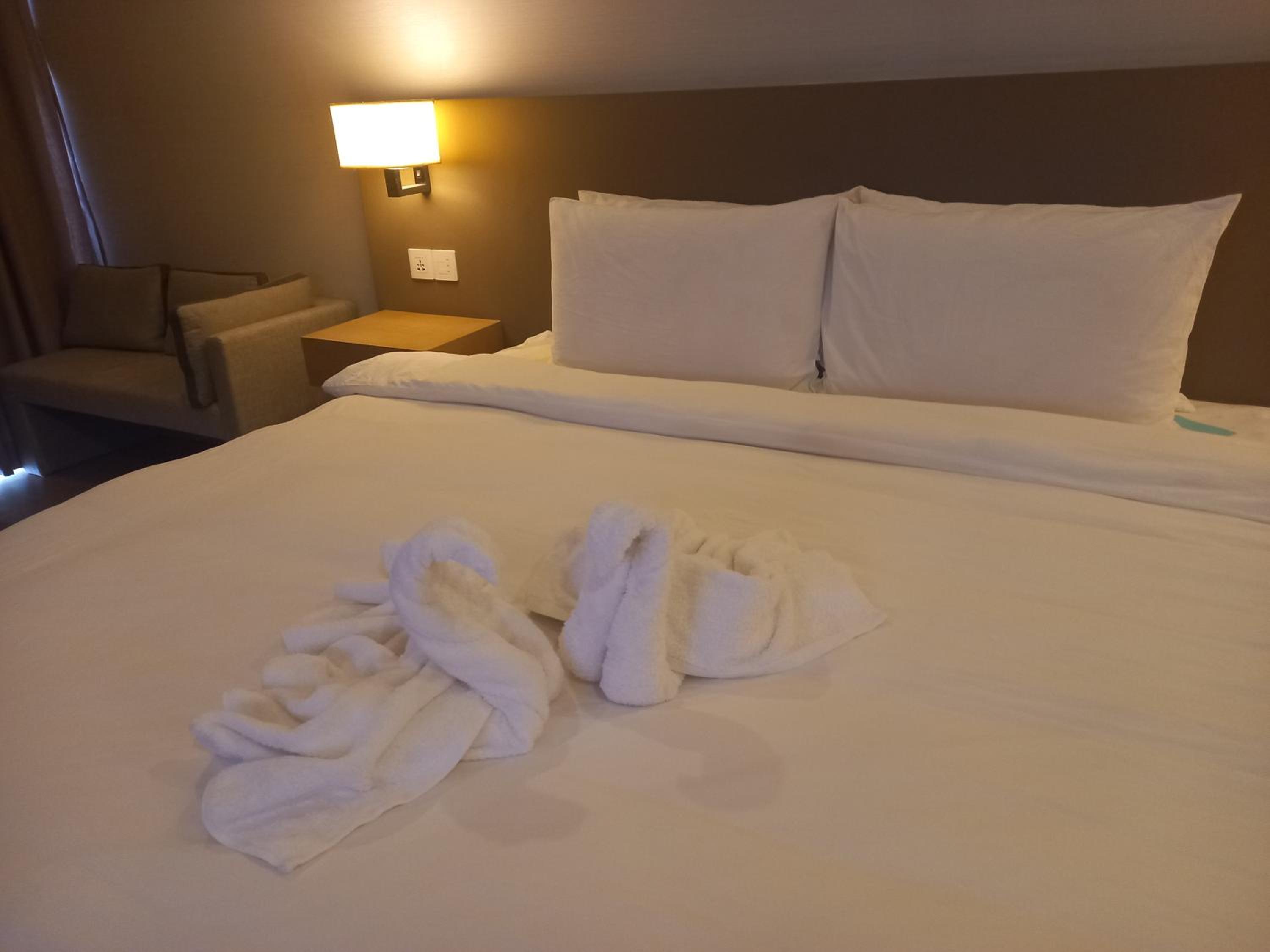 Cozy Apartment with Jacuzzi and Sauna at 188 Suites Klcc