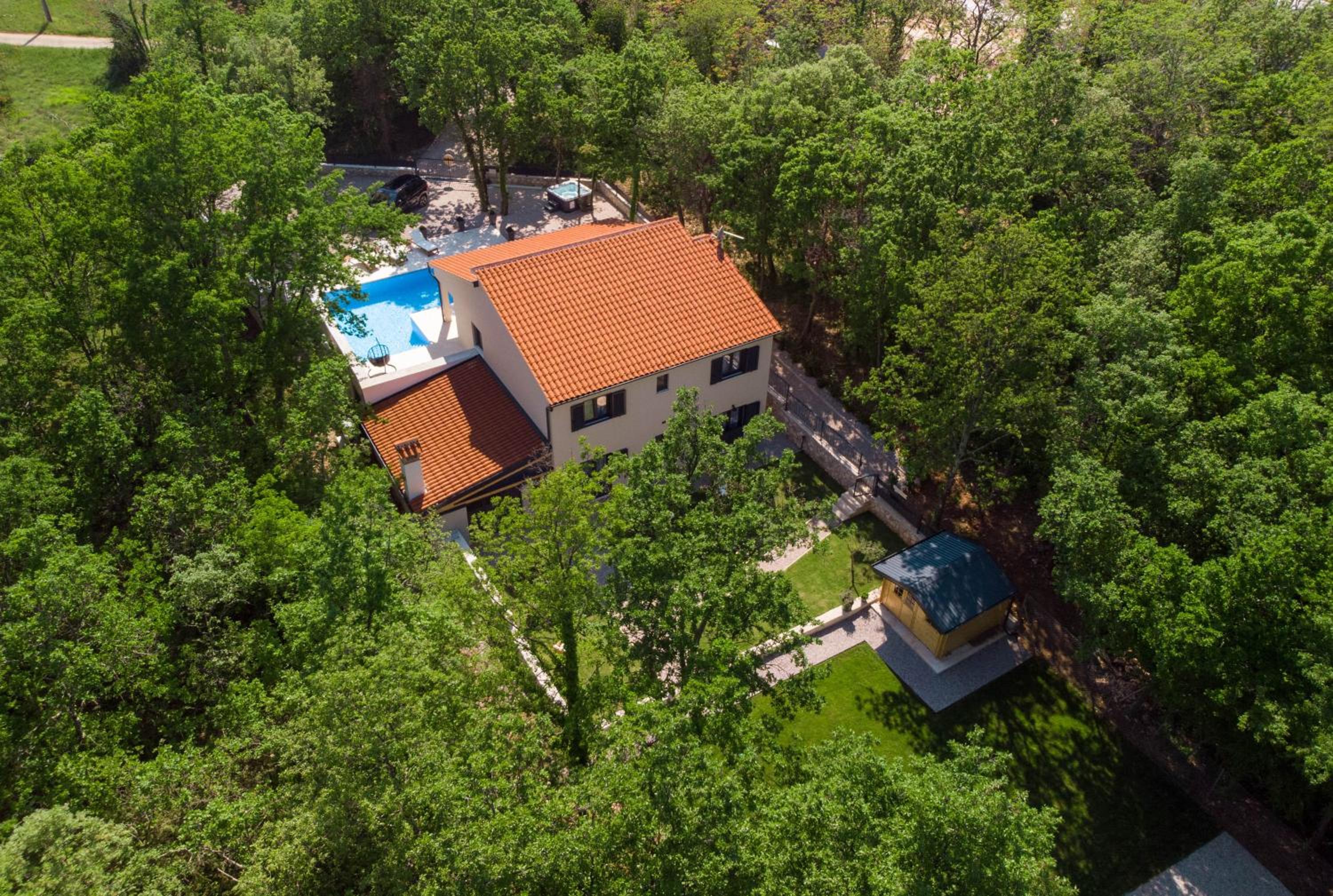 VILLA PORTUM - Heated Pool, Jacuzzi, Sauna, Playground - FAMILY ONLY view 3