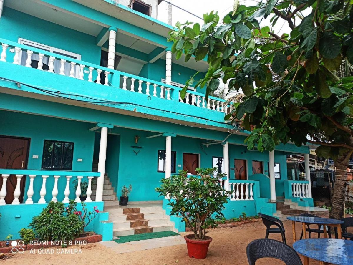 Dee Joy's Beach Place view 2
