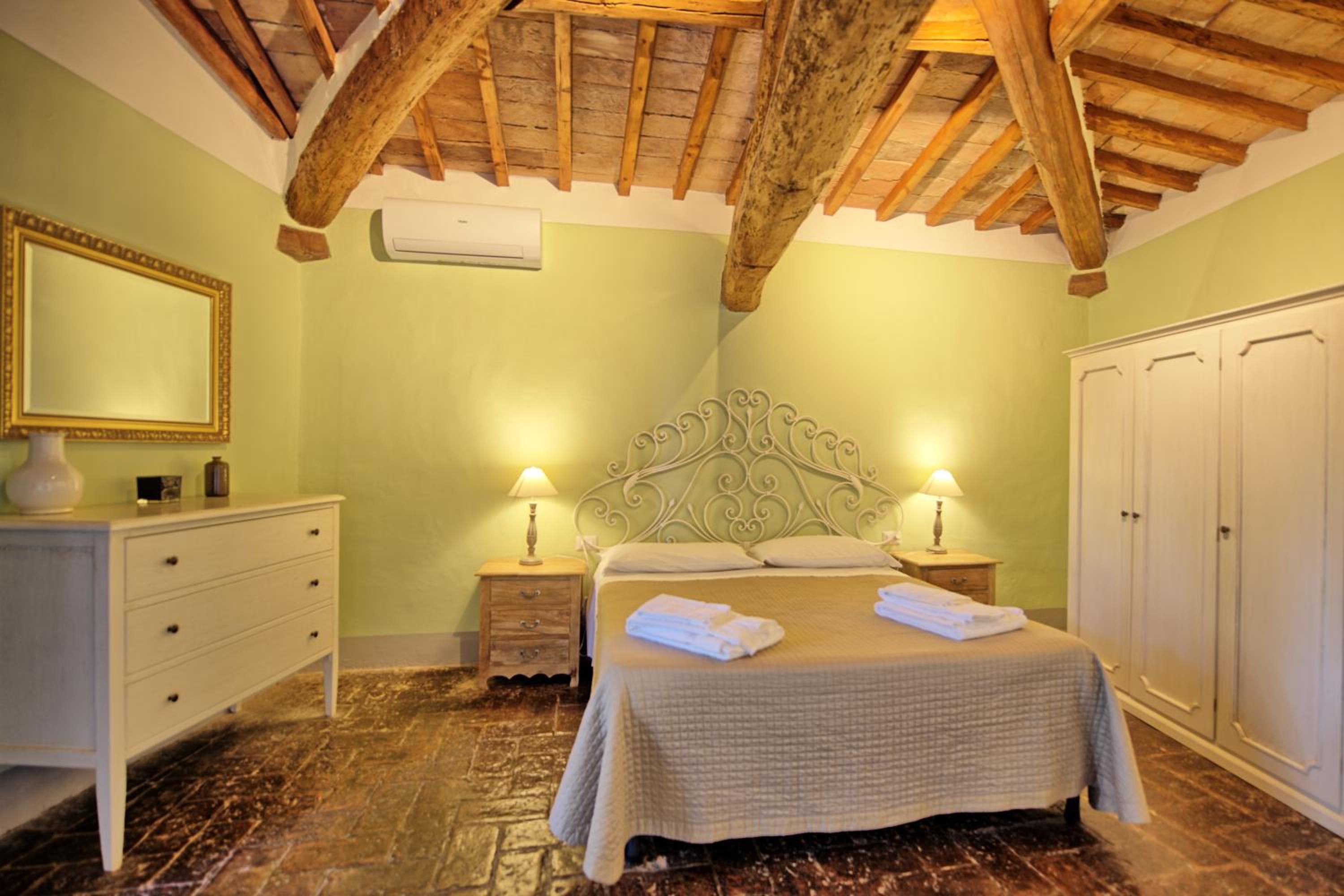 Castello di Montegufoni by PosarelliVillas