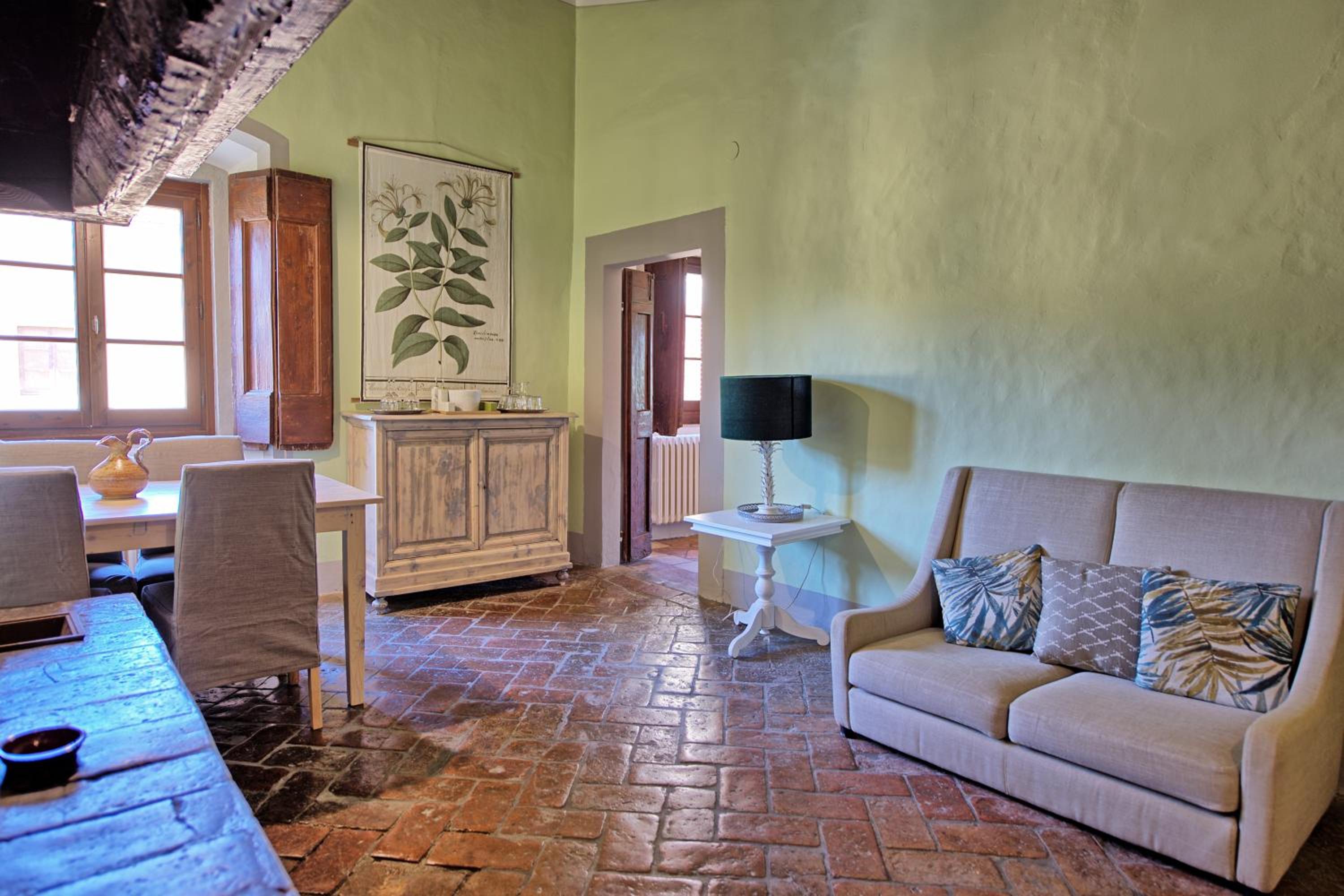 Castello di Montegufoni by PosarelliVillas