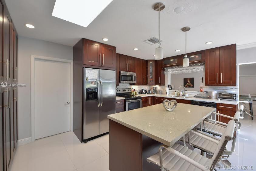 Modern Miami Oversized 3 Bedroom in Central Location