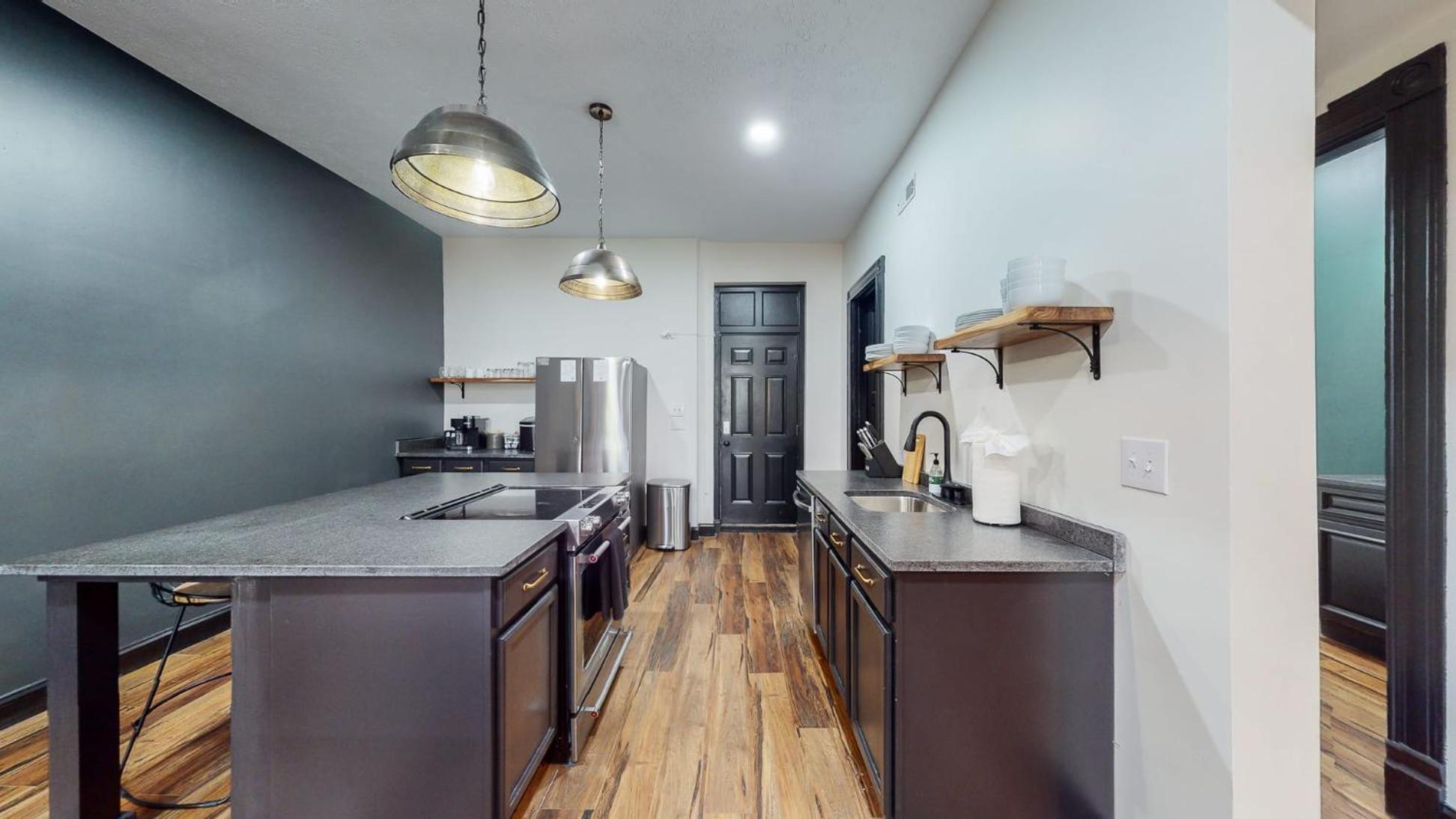 Stylish 2nd Floor Apartment with Pool Table Office Space near Churchill Downs