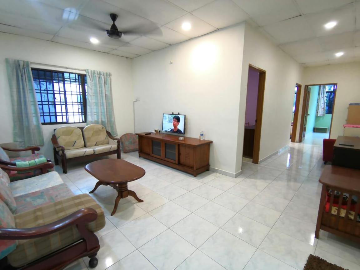 Cosy Homestay Ulu Tiram - Room only photo 4