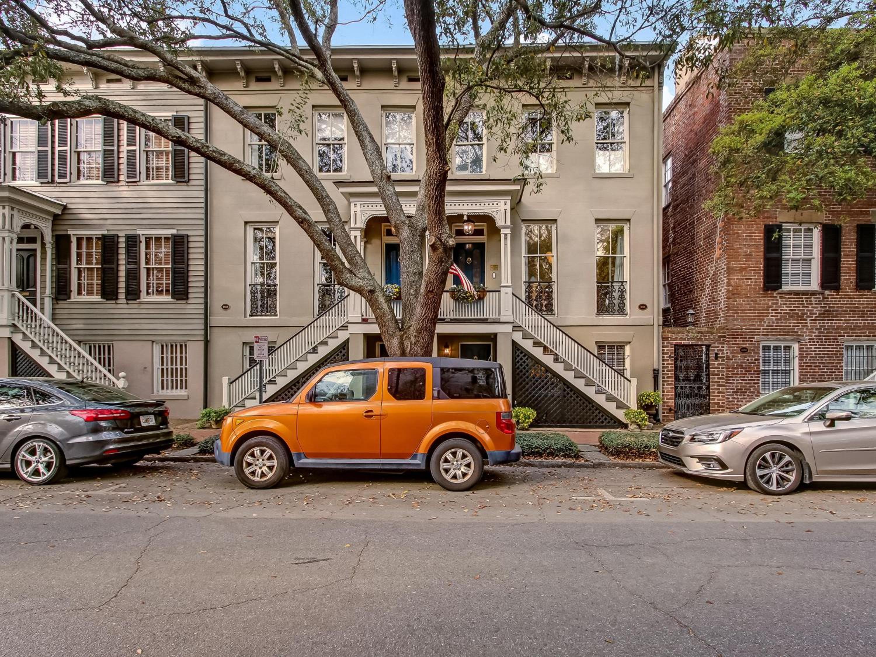 The LaRoche Estate on Pulaski Square view 3