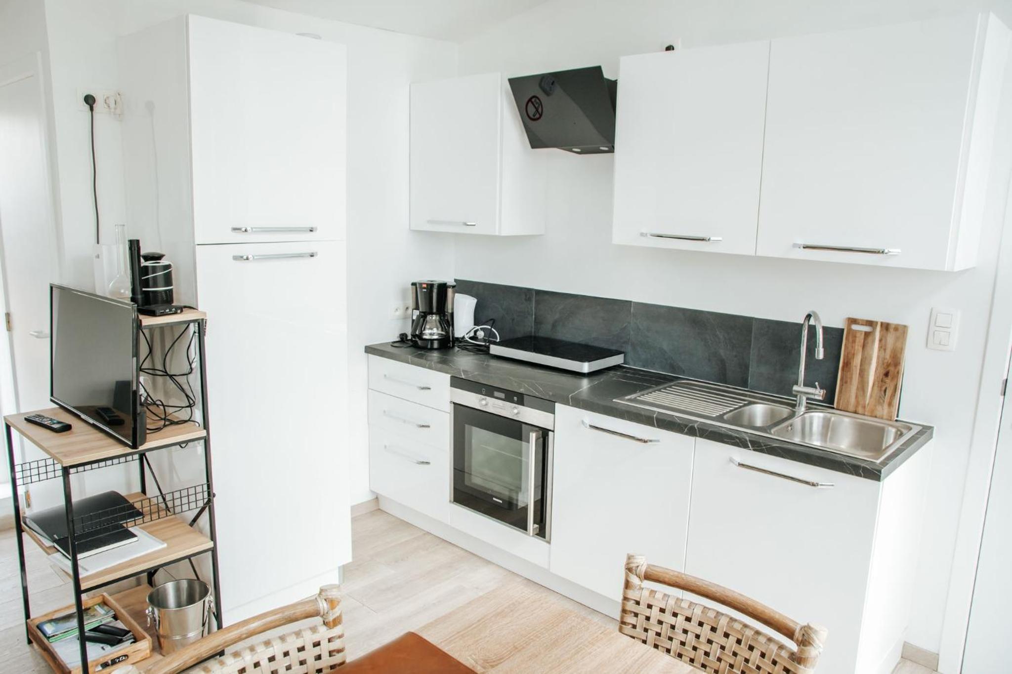 Trendy chalet aan visvijver