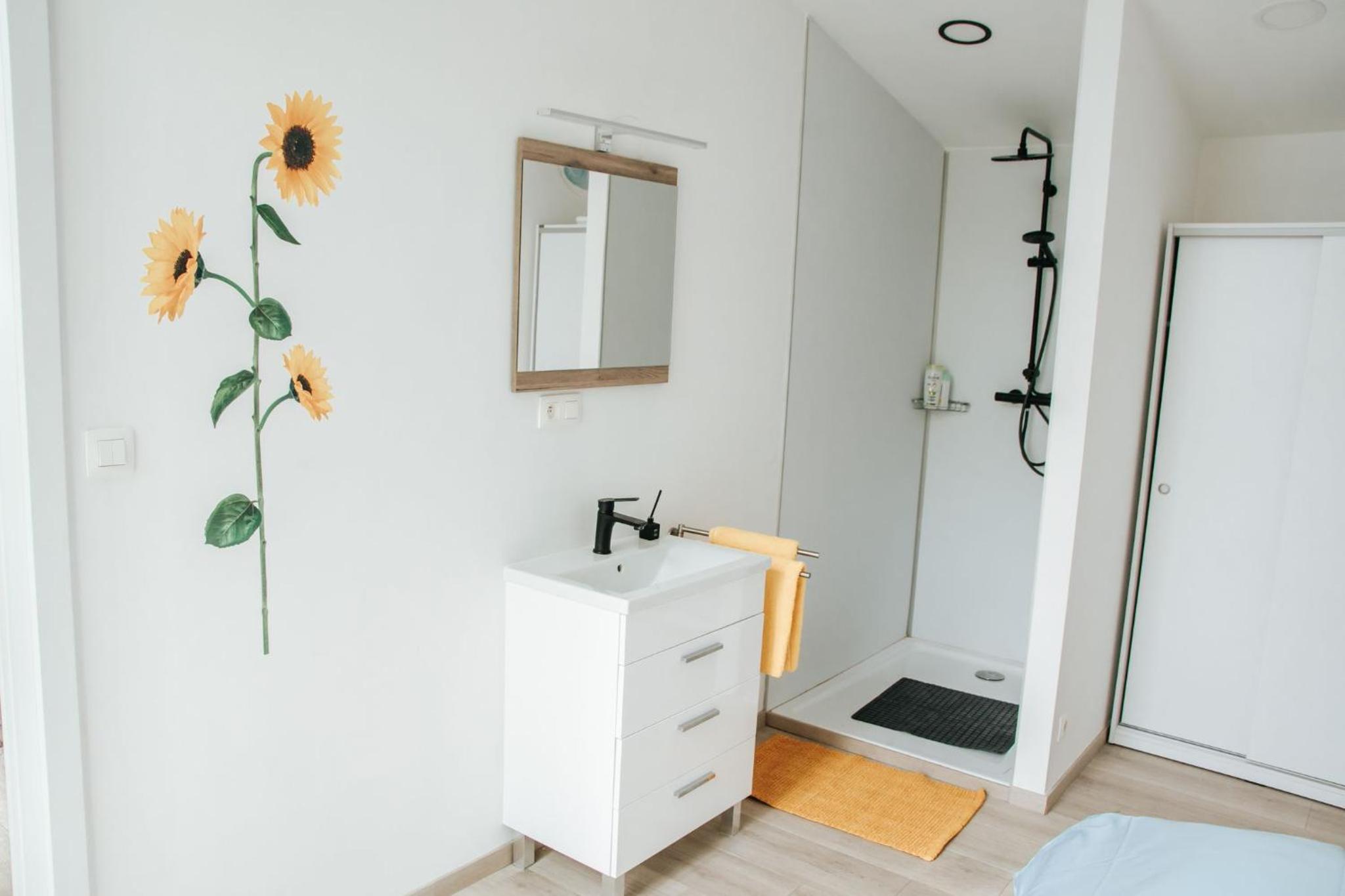 Trendy chalet aan visvijver