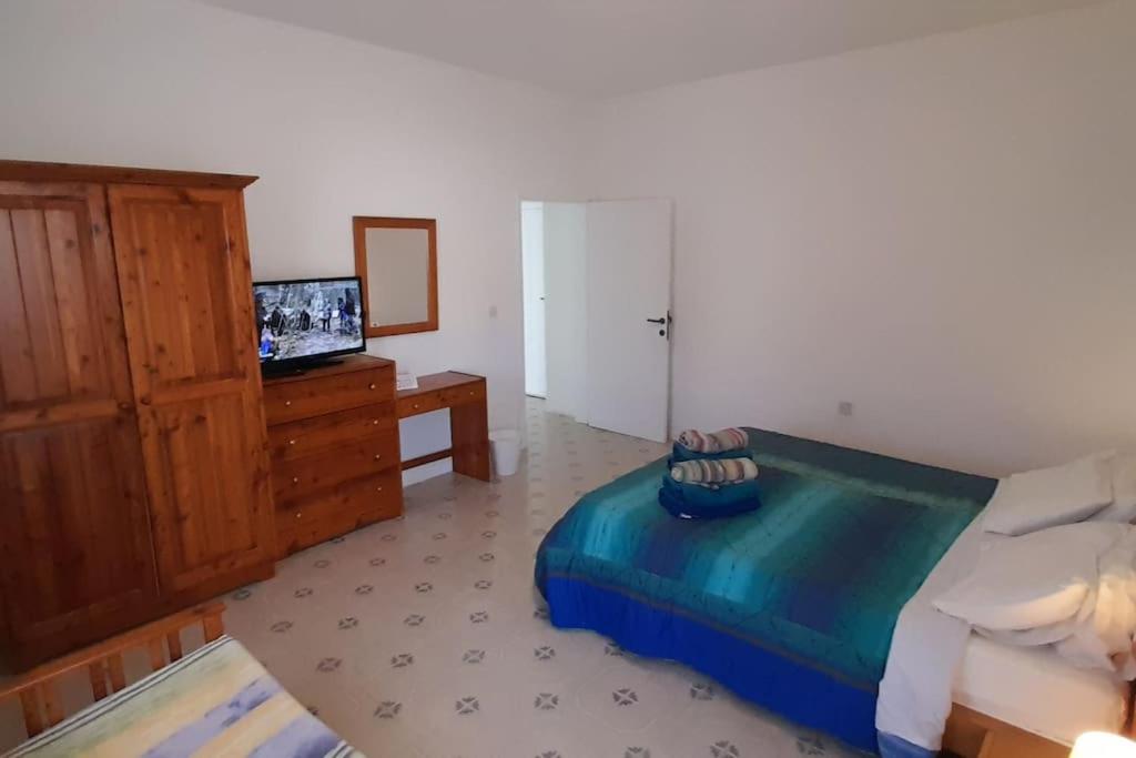Villa Bronja Superior Airconditioned Studio apartment in Xlendi view 2