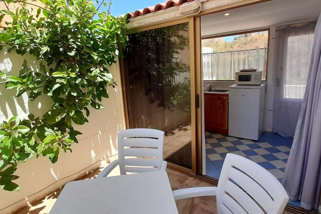 Villa Bronja Superior Airconditioned Studio apartment in Xlendi view 4