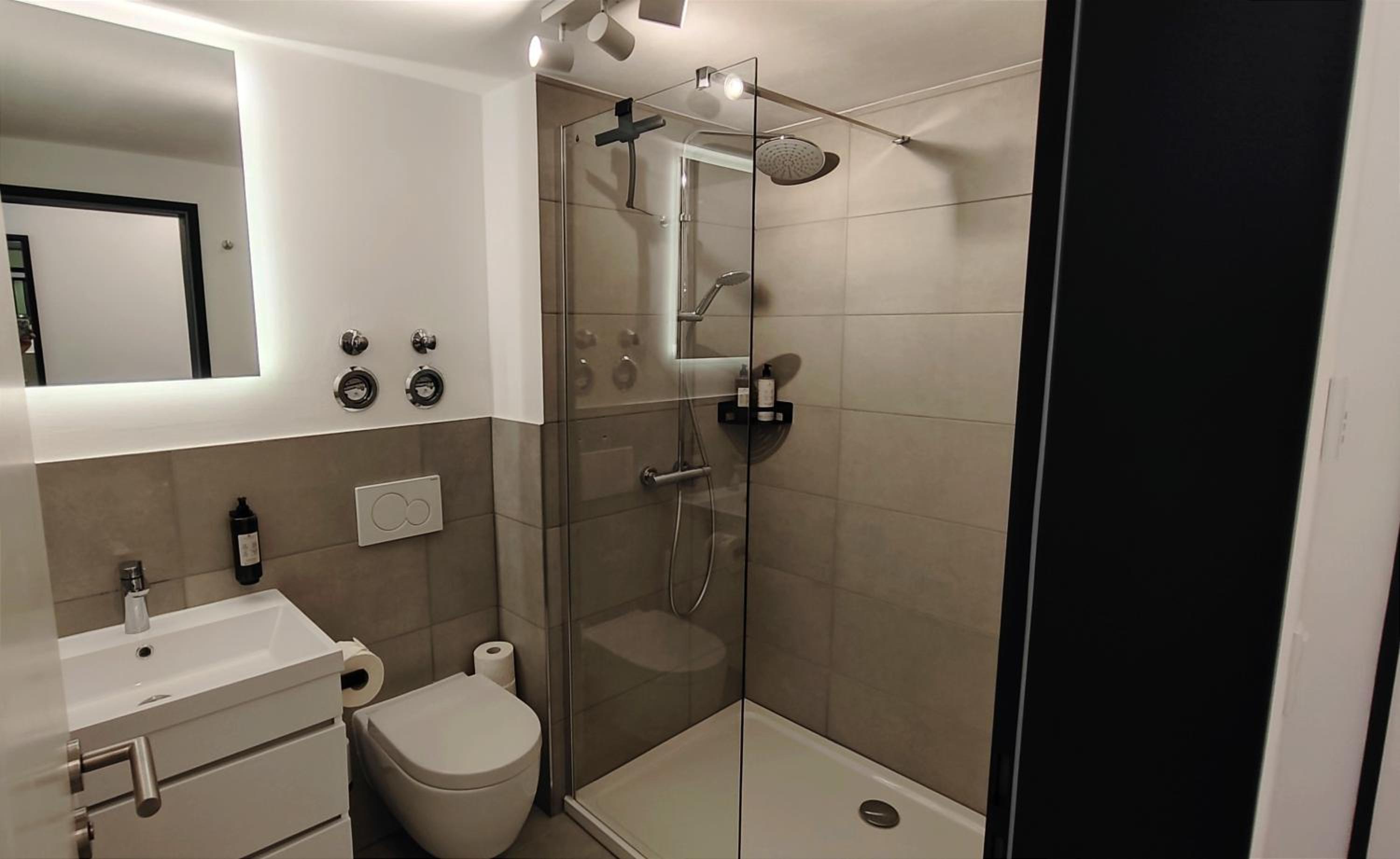 ELApart by Homely Stay - Moderne Apartments direkt im Stadtzentrum mit Self-Check-in