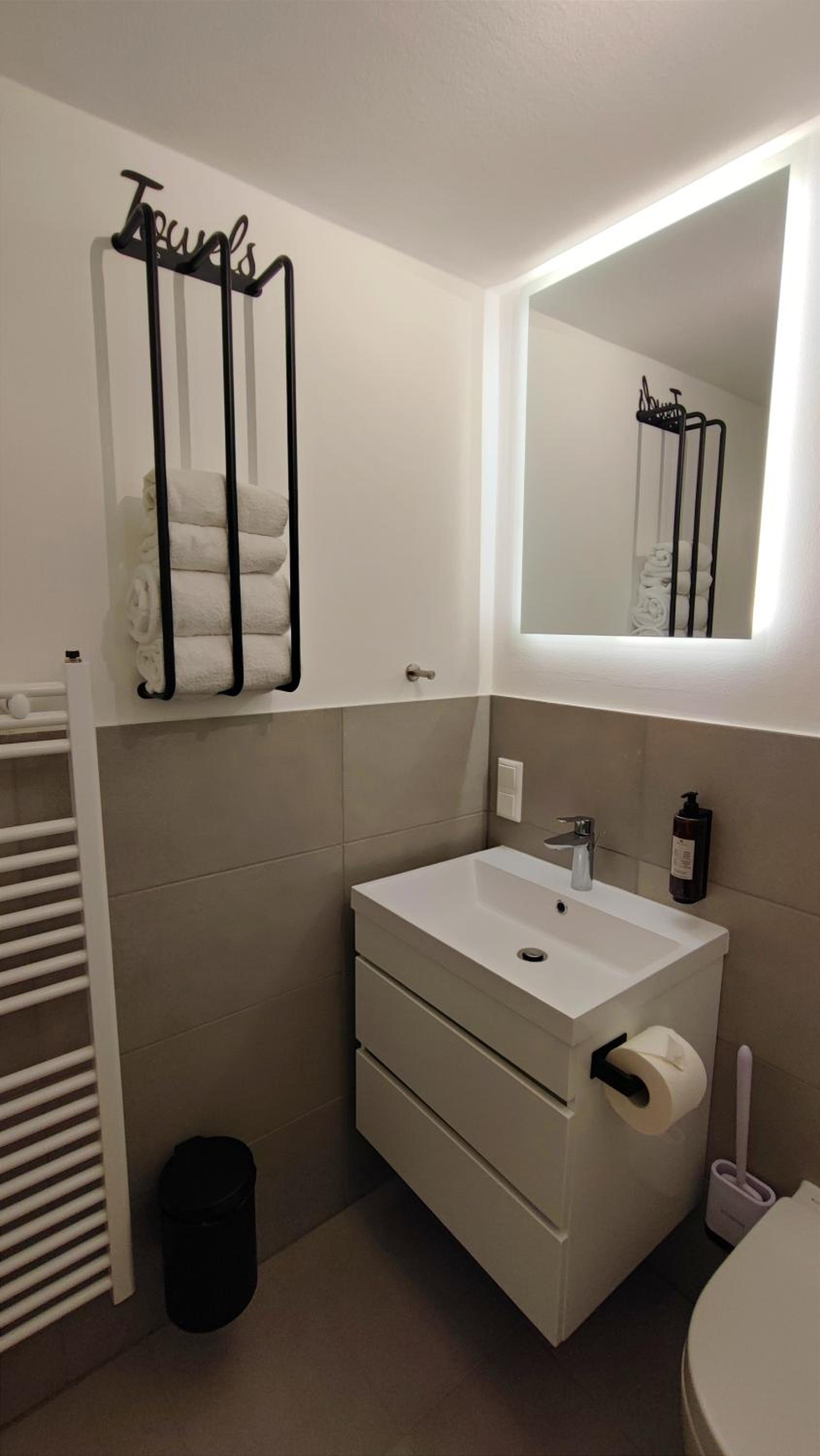 ELApart by Homely Stay - Moderne Apartments direkt im Stadtzentrum mit Self-Check-in