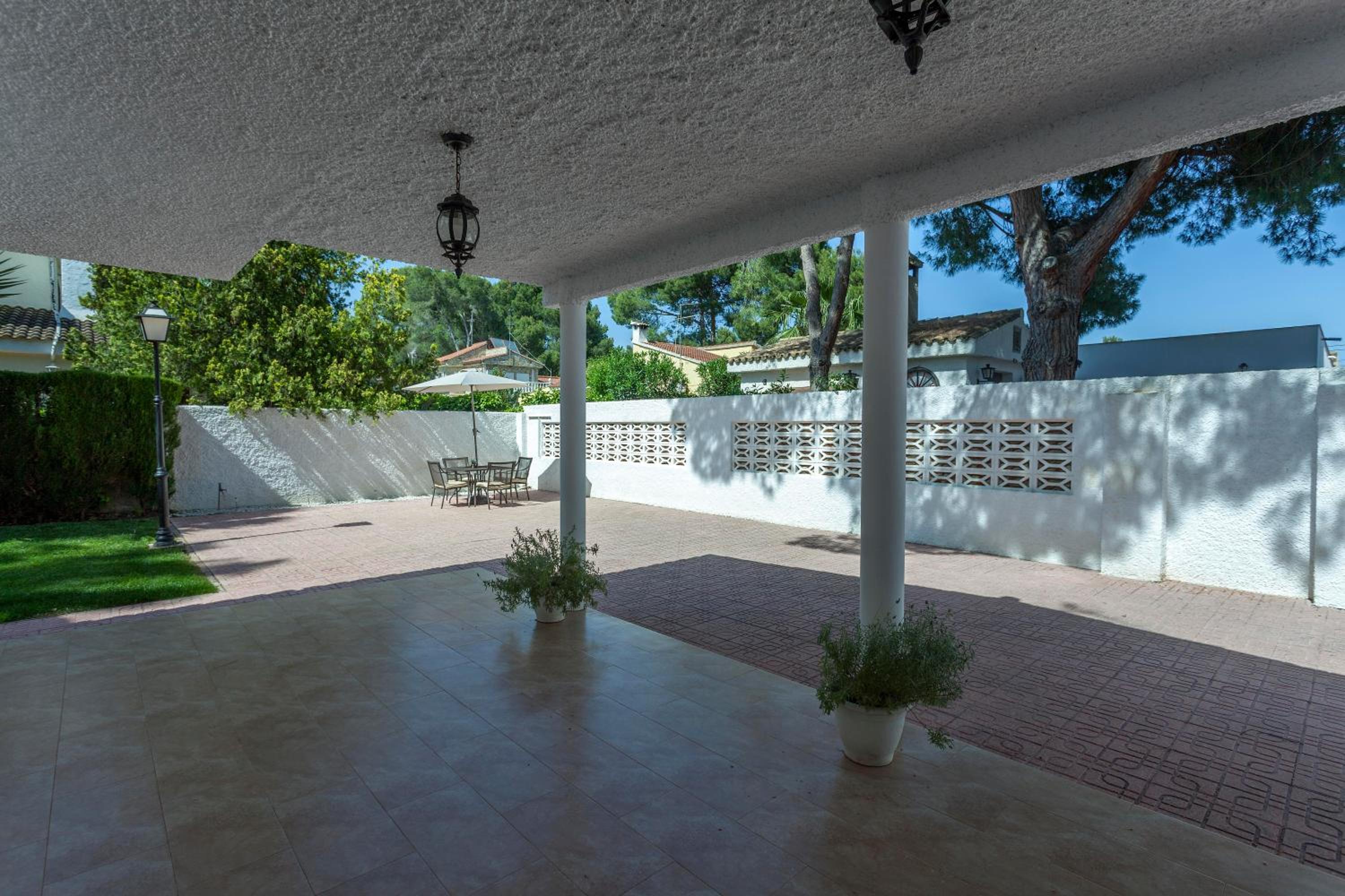 VILLA LATEL