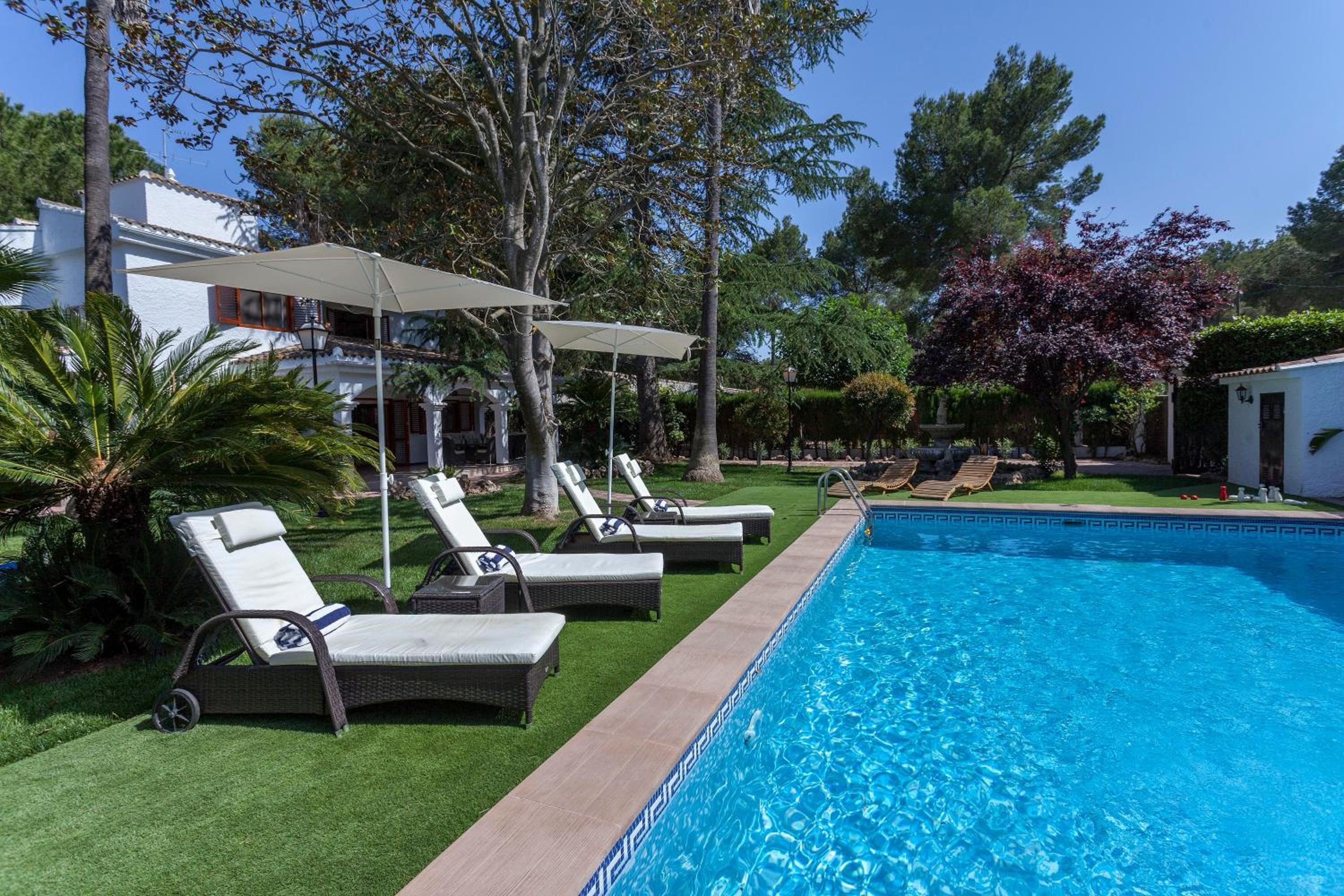VILLA LATEL