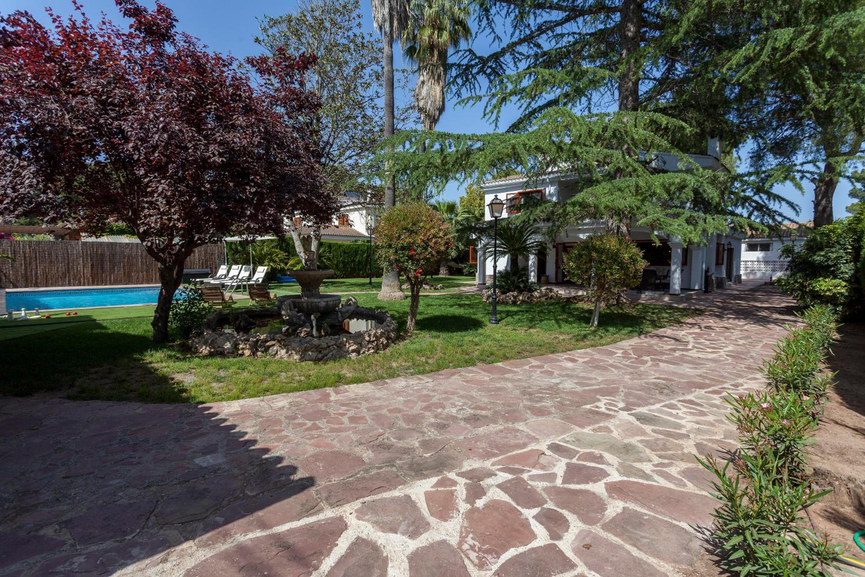 VILLA LATEL