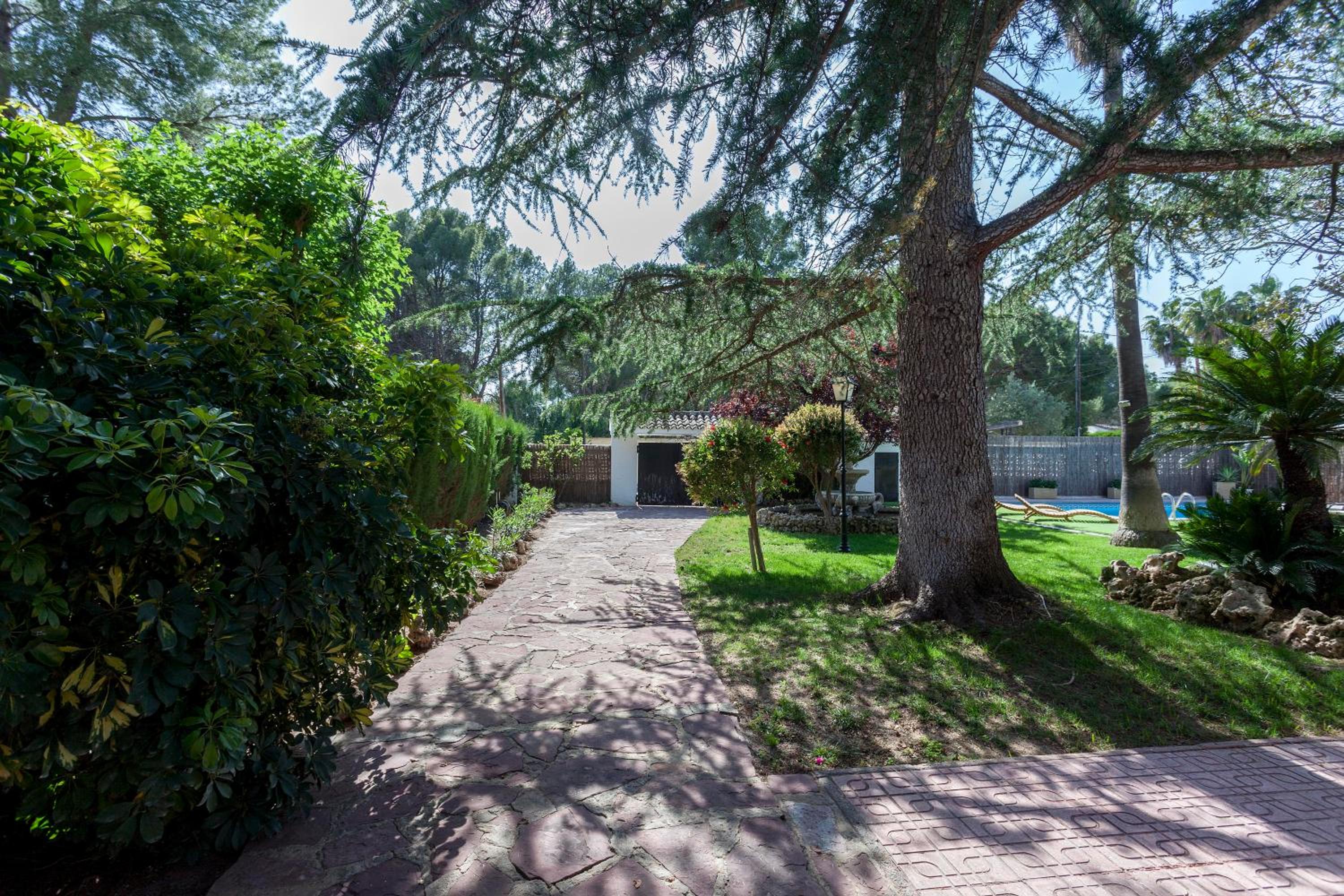 VILLA LATEL