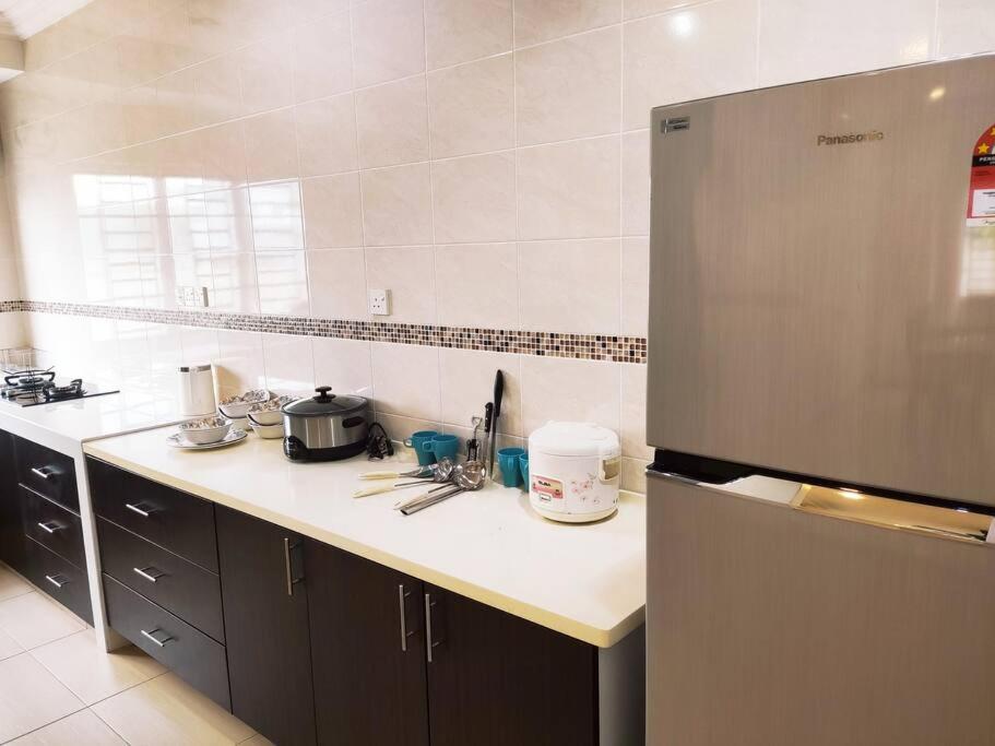 Puchong Semi D Homestay spacious 4 rooms