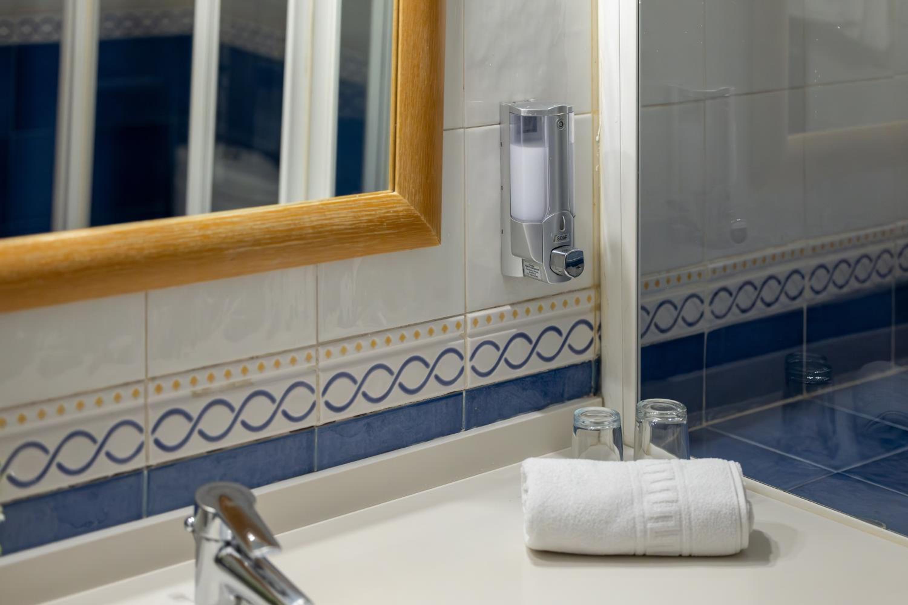 Oriente Suites