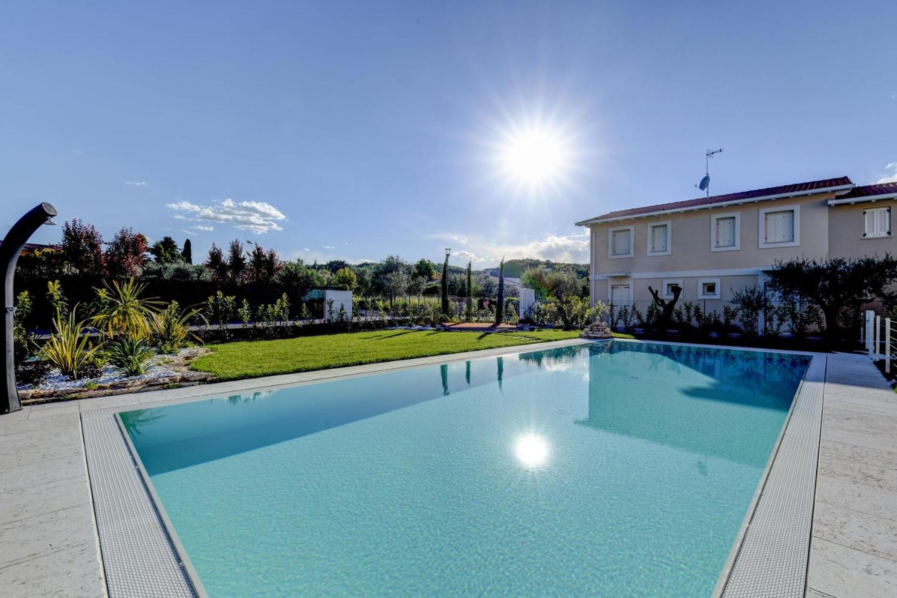 Villa Meri Lake by Garda FeWo view 2