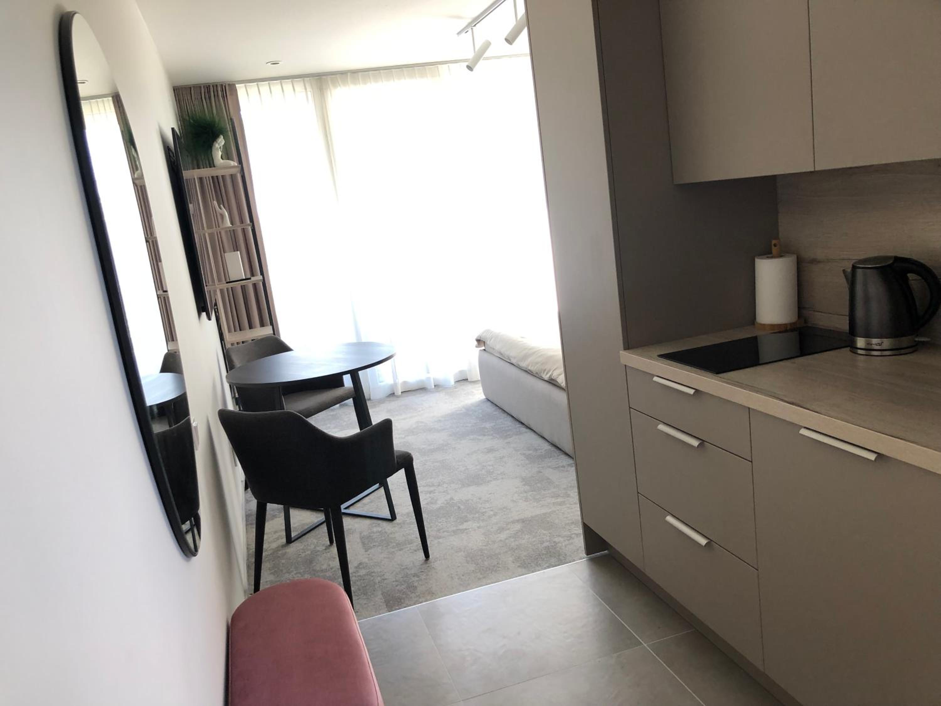 Studio Modern view 4