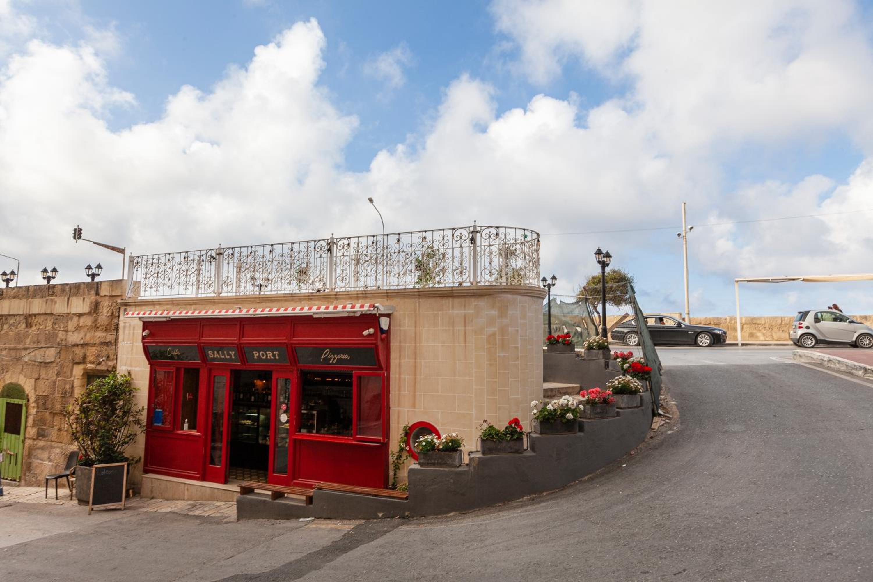 Designer HOME with COMFY SOFA in central Valletta by 360 Estates view 4
