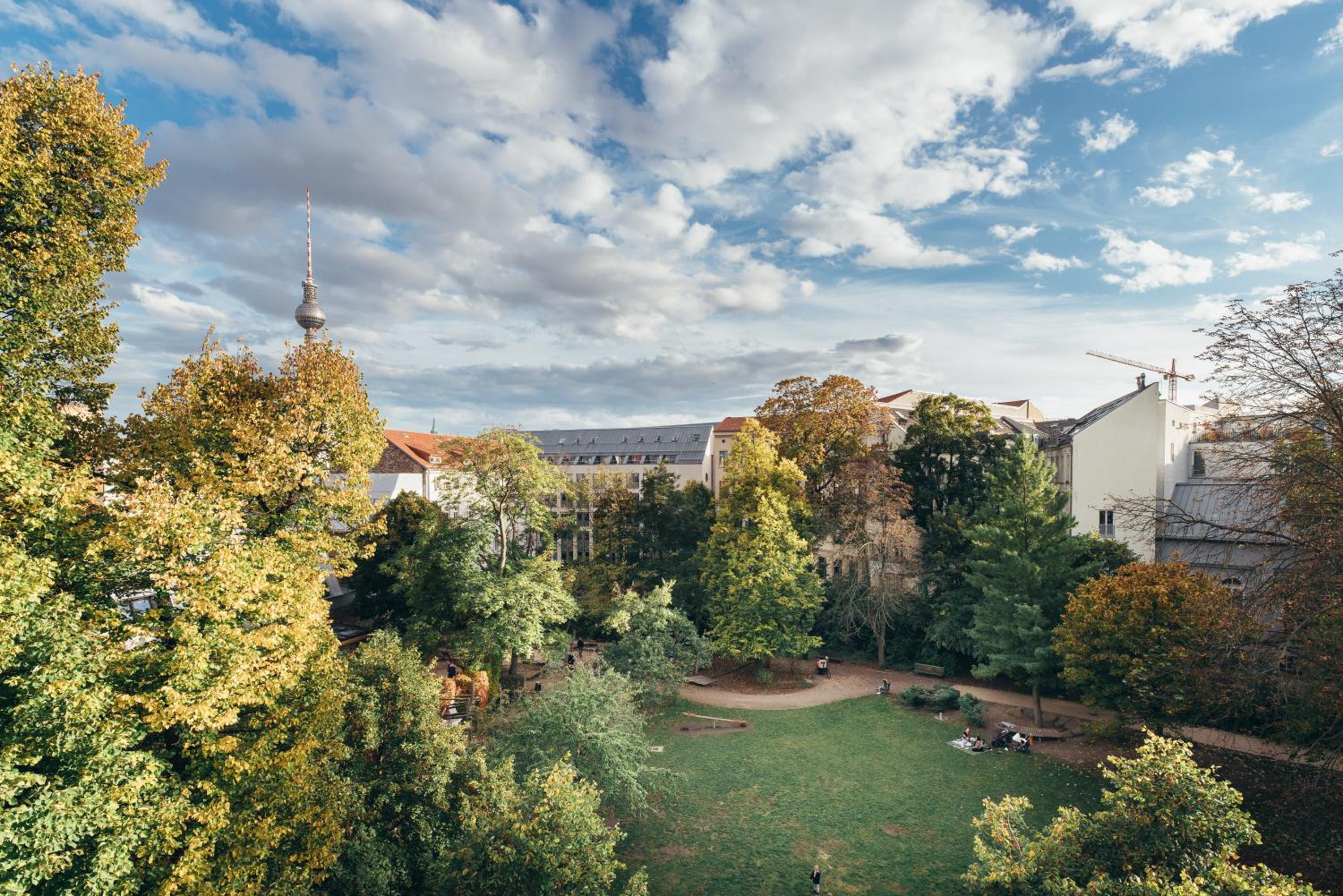 Spacious Apartments In Mitte- Feel The Citycenter