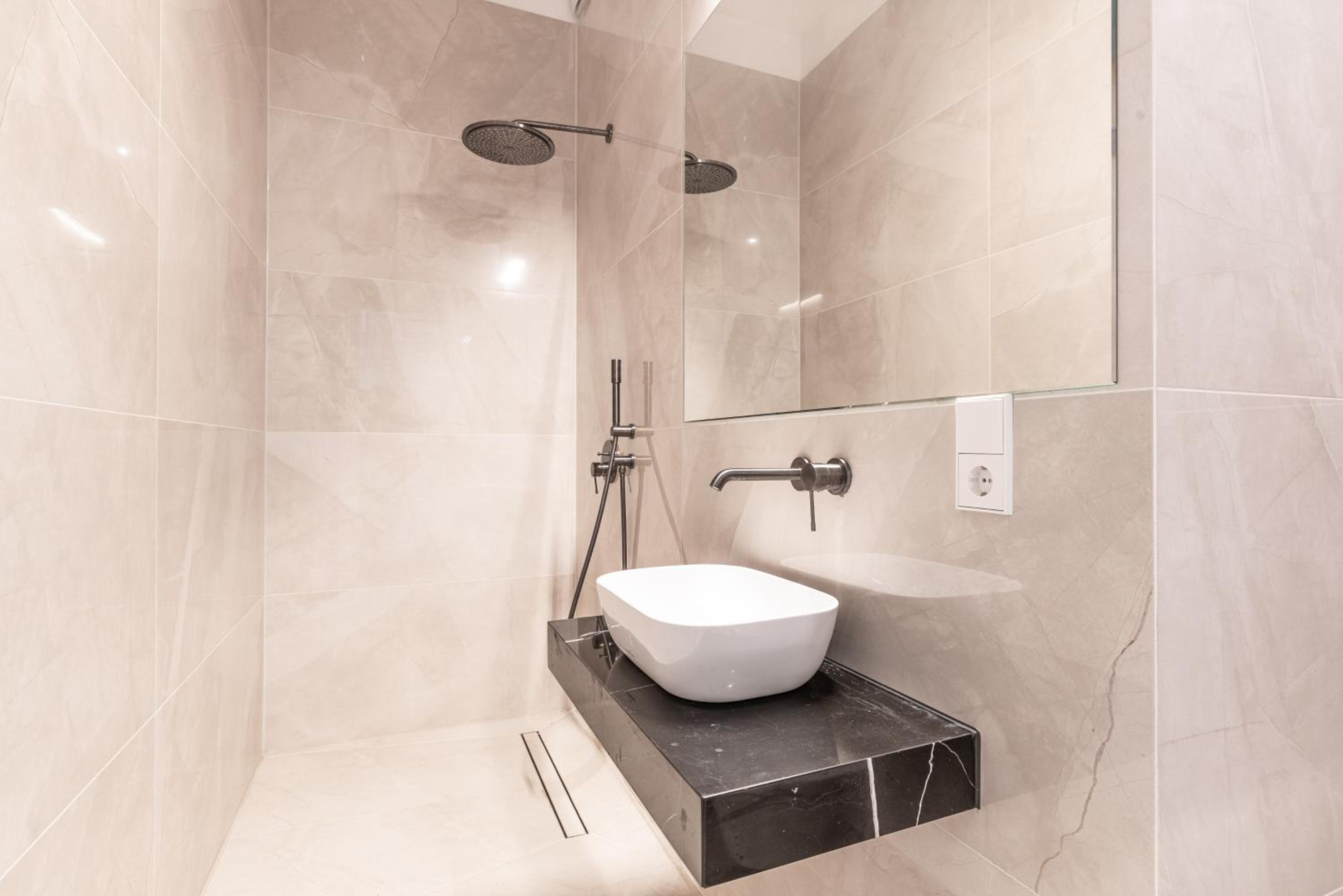 Spacious Apartments In Mitte- Feel The Citycenter