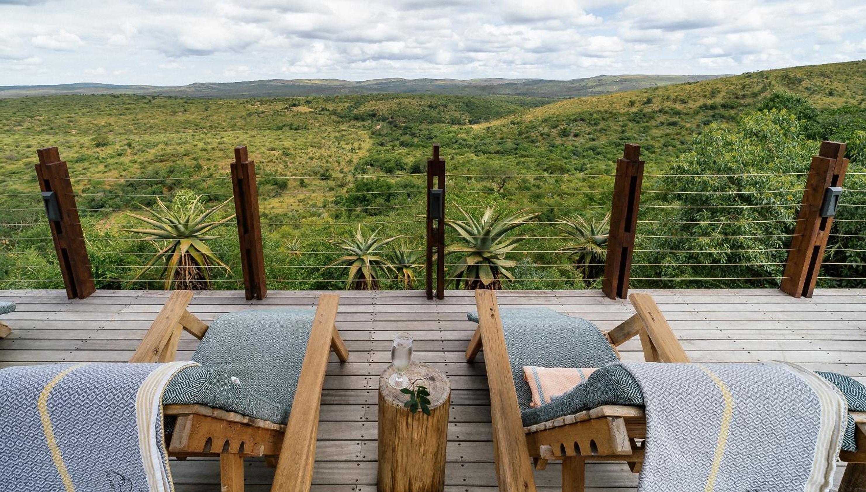 Rhino Ridge Safari Lodge